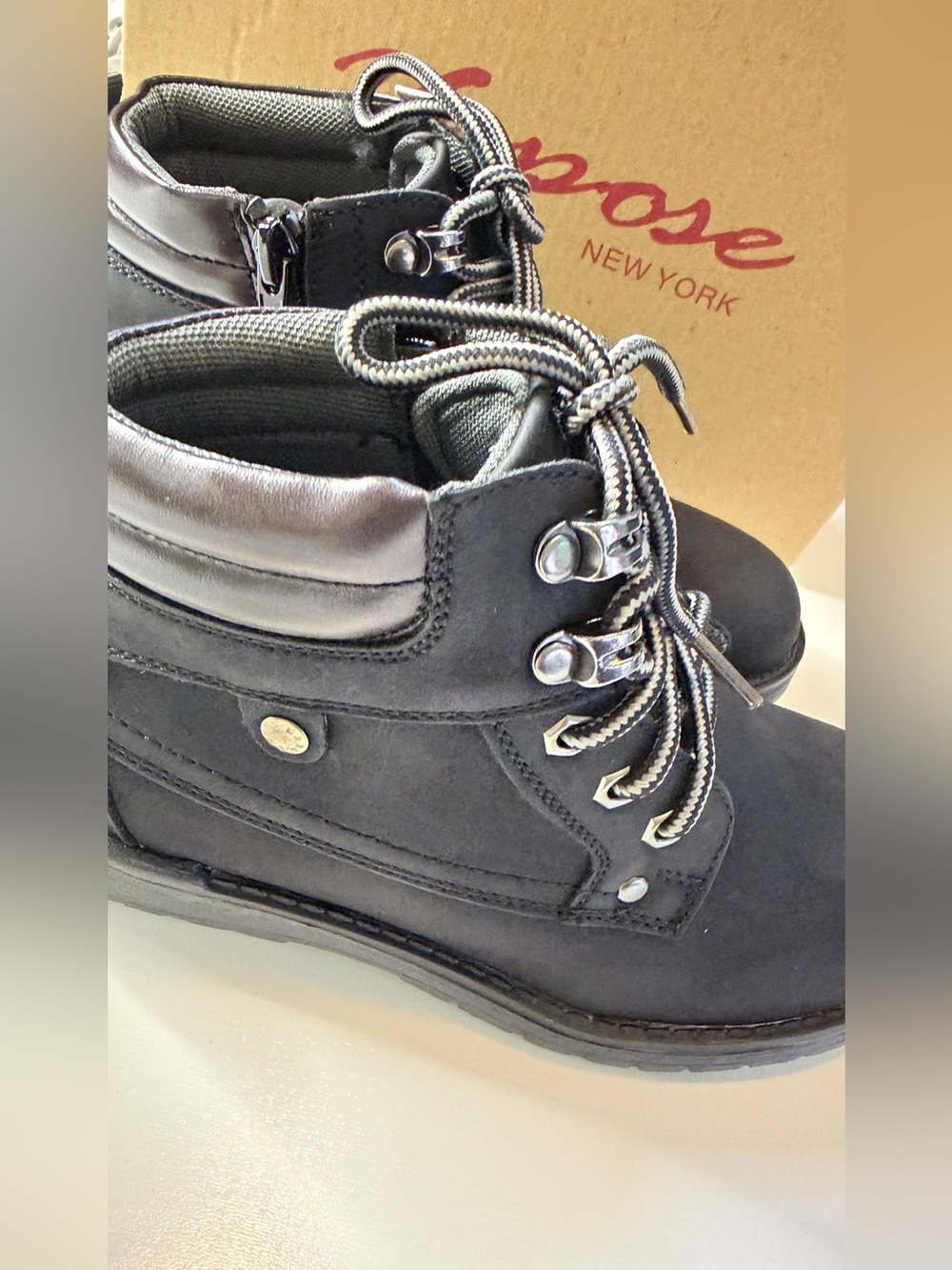 Vepose CTX818 Kids Hiking Boots Black Lace Up Ankle Boots Size 2 NIB